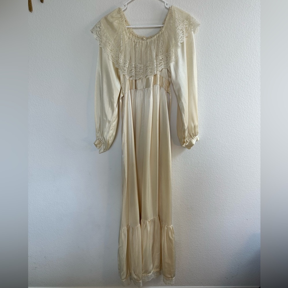 Elegant Cream Lace Nightgown